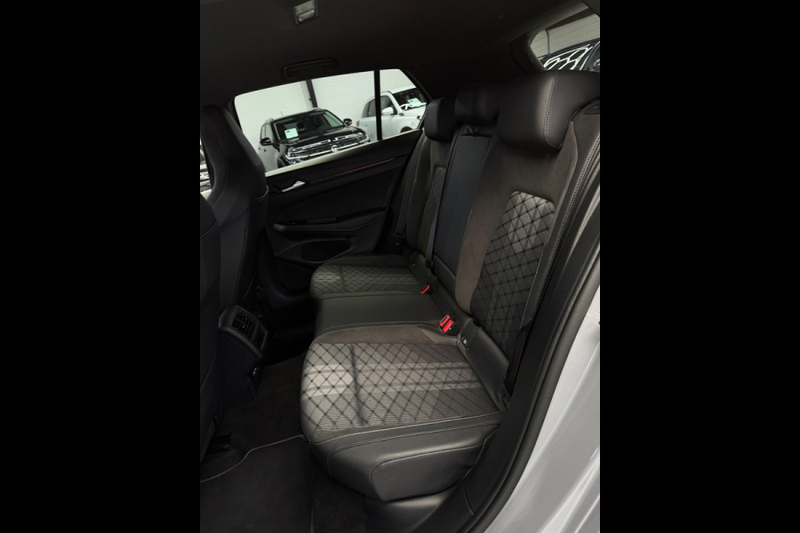 Volkswagen Golf 1.5 TSI 3x R-Line Facelift CarPlay Camera