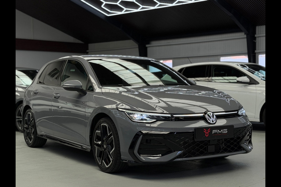 Volkswagen Golf 1.5 TSI 3x R-Line Facelift CarPlay Camera