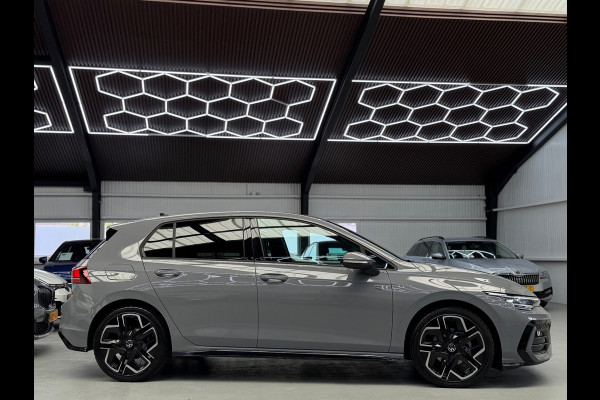 Volkswagen Golf 1.5 TSI 3x R-Line Facelift CarPlay Camera