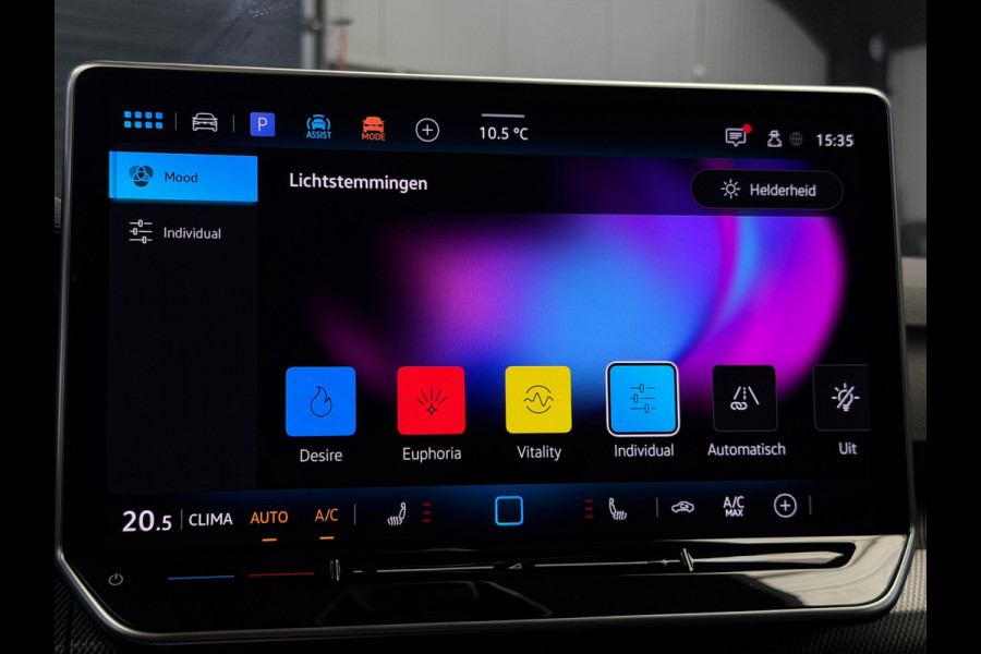 Volkswagen Golf 1.5 TSI 3x R-Line Facelift CarPlay Camera