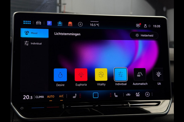 Volkswagen Golf 1.5 TSI 3x R-Line Facelift CarPlay Camera