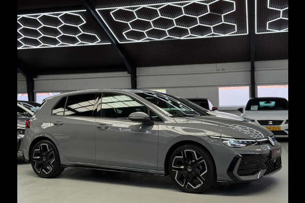 Volkswagen Golf 1.5 TSI 3x R-Line Facelift CarPlay Camera