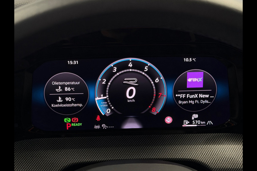 Volkswagen Golf 1.5 TSI 3x R-Line Facelift CarPlay Camera