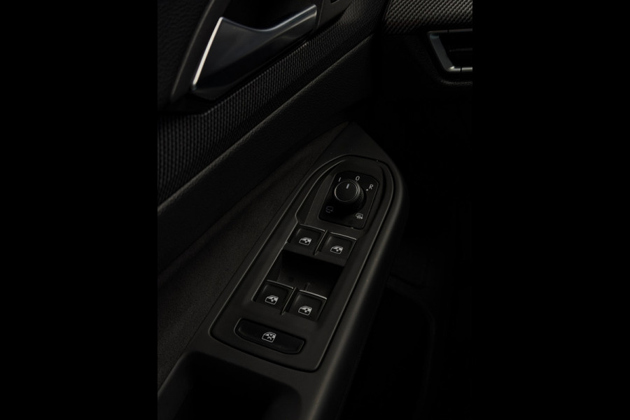 Volkswagen Golf 1.5 TSI 3x R-Line Facelift CarPlay Camera