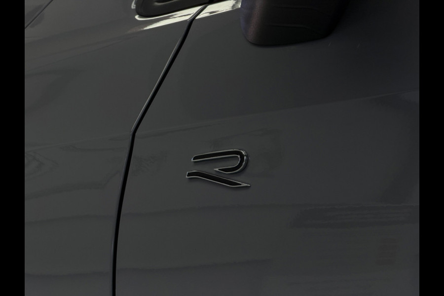 Volkswagen Golf 1.5 TSI 3x R-Line Facelift CarPlay Camera