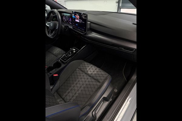 Volkswagen Golf 1.5 TSI 3x R-Line Facelift CarPlay Camera