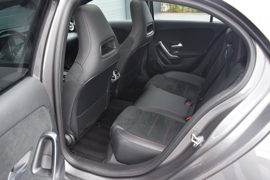 Mercedes-Benz A-Klasse 200 AMG Line Pano | Camera | Sfeer | LED