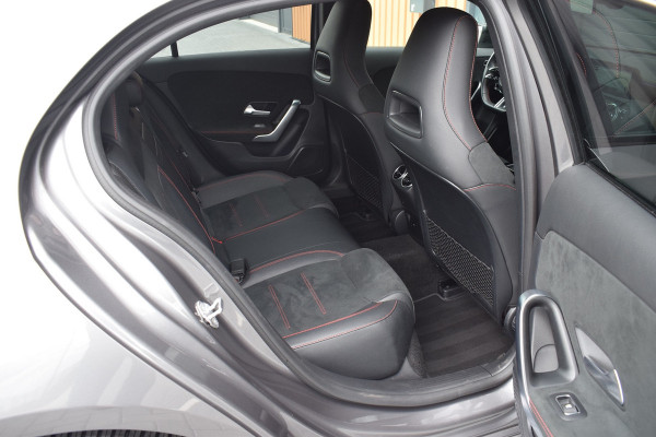 Mercedes-Benz A-Klasse 200 AMG Line Pano | Camera | Sfeer | LED