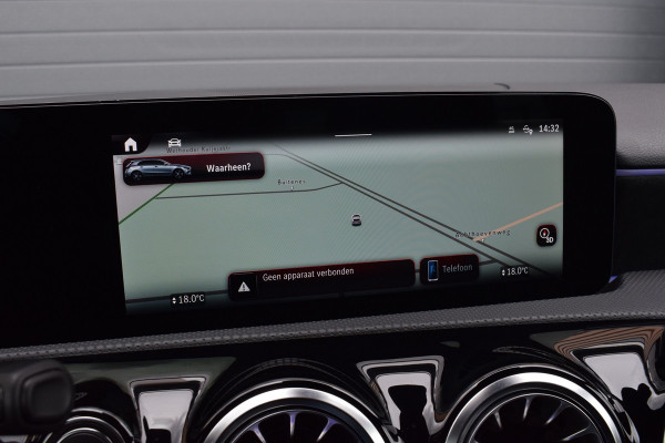 Mercedes-Benz A-Klasse 200 AMG Line Pano | Camera | Sfeer | LED