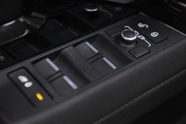 Land Rover Range Rover Evoque 2.0 P200 AWD R-Dynamic NAP CARPLAY/MERIDIAN/CAM/NAVI/STOELVER/VOL