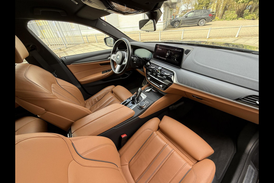 BMW 5 Serie Touring 530e Aut. M-Sport Plus | BMW Laser | Trekhaak | Camera |