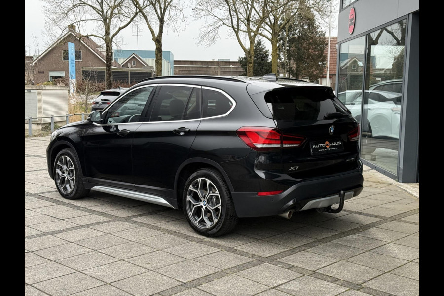 BMW X1 Aut. xDrive25e Executive Edition | SoH 85% | Trekhaak | Navi | Sfeer Verlichting |