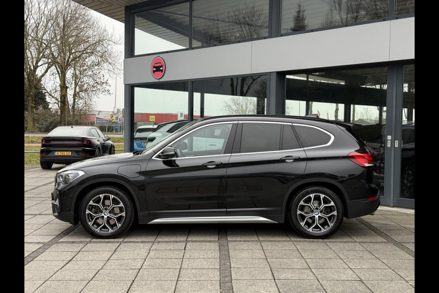 BMW X1 Aut. xDrive25e Executive Edition | SoH 85% | Trekhaak | Navi | Sfeer Verlichting |
