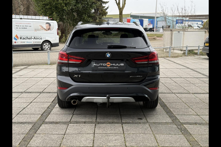 BMW X1 Aut. xDrive25e Executive Edition | SoH 85% | Trekhaak | Navi | Sfeer Verlichting |