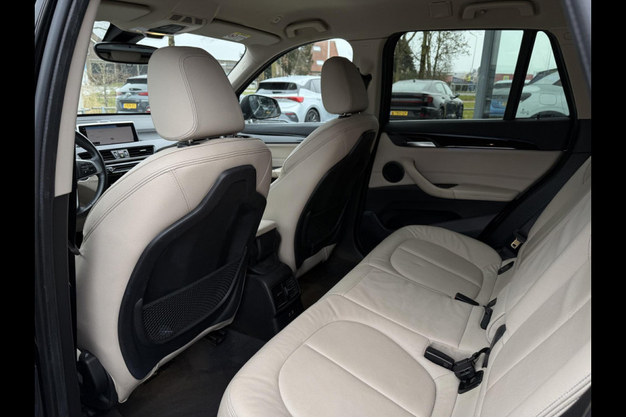 BMW X1 Aut. xDrive25e Executive Edition | SoH 85% | Trekhaak | Navi | Sfeer Verlichting |