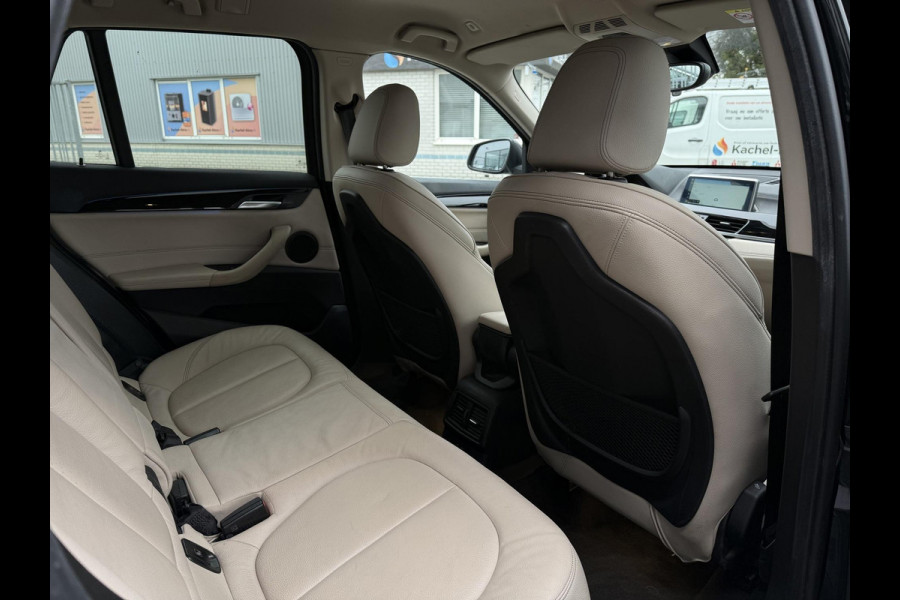 BMW X1 Aut. xDrive25e Executive Edition | SoH 85% | Trekhaak | Navi | Sfeer Verlichting |