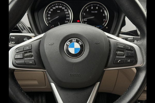 BMW X1 Aut. xDrive25e Executive Edition | SoH 85% | Trekhaak | Navi | Sfeer Verlichting |