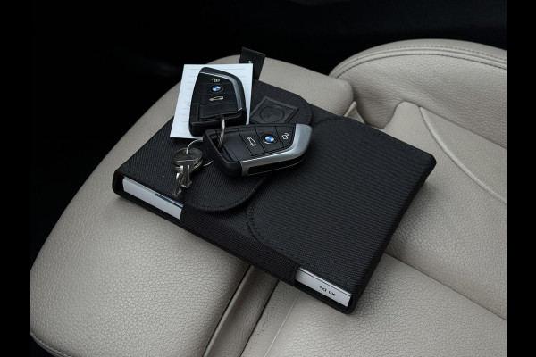 BMW X1 Aut. xDrive25e Executive Edition | SoH 85% | Trekhaak | Navi | Sfeer Verlichting |