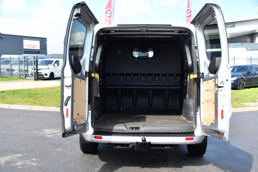 Ford Transit Custom 300 2.0 TDCI L2H1 Limited DC Adaptieve Cruise, Camera, Xenon, Leder, 170pk, Stoelverwarming, Multimedia, 2 x Schuifdeur, Uniek!