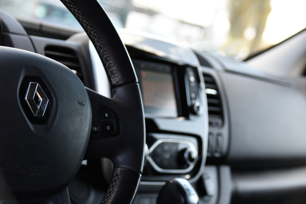 Renault Trafic 2.0 dCi 170 T29 L2H1 DC Luxe Black Edition Camera, Cruise, Carplay, 170pk, Automaat, LED, Multimedia, Clima, NAVI, Uniek!