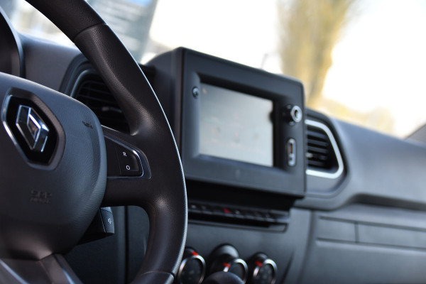 Renault Master T35 2.3 dCi 150 L2H2 PB Edition Camera, Cruise, Carplay, LED, Trekhaak, Automaat, 150pk, Sensoren, NAVI, Uniek!
