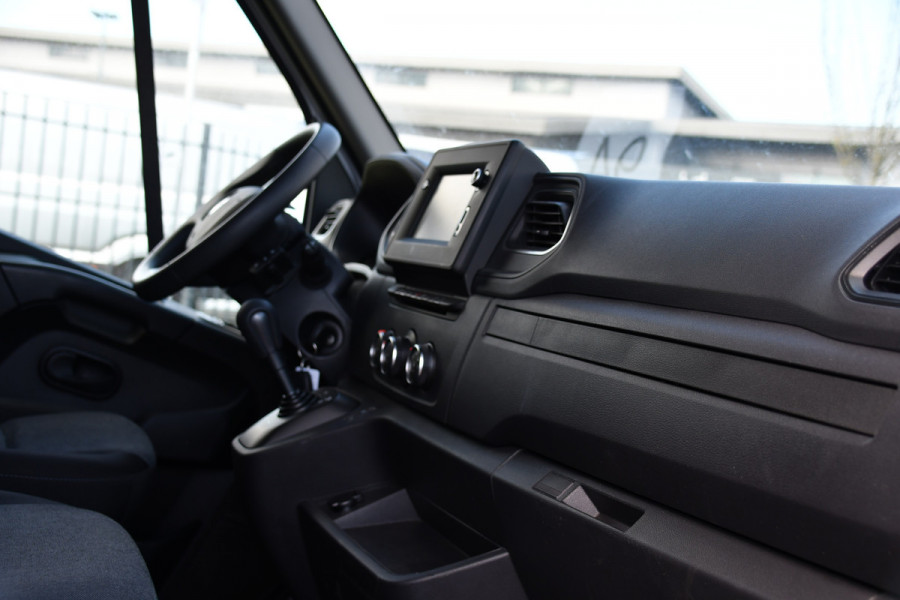Renault Master T35 2.3 dCi 150 L2H2 PB Edition Camera, Cruise, Carplay, LED, Trekhaak, Automaat, 150pk, Sensoren, NAVI, Uniek!