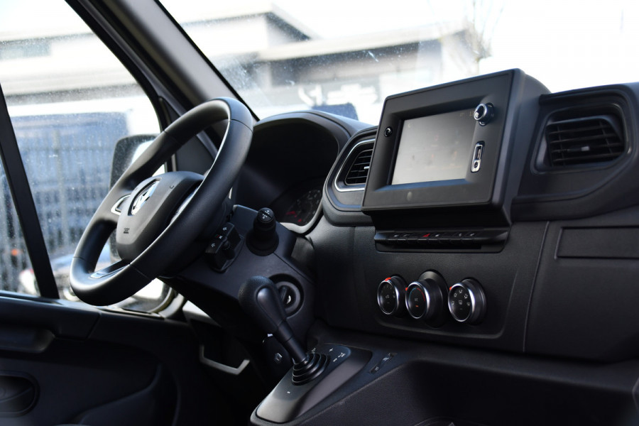 Renault Master T35 2.3 dCi 150 L2H2 PB Edition Camera, Cruise, Carplay, LED, Trekhaak, Automaat, 150pk, Sensoren, NAVI, Uniek!