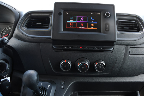 Renault Master T35 2.3 dCi 150 L2H2 PB Edition Camera, Cruise, Carplay, LED, Trekhaak, Automaat, 150pk, Sensoren, NAVI, Uniek!
