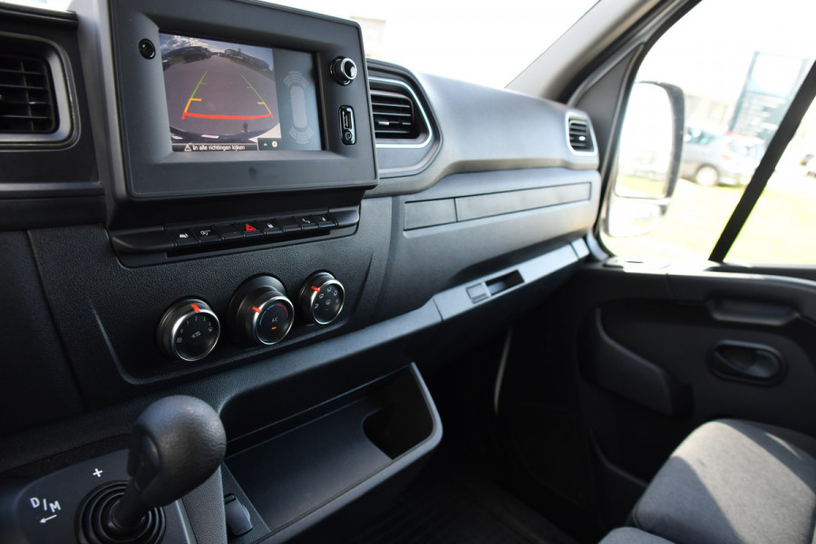 Renault Master T35 2.3 dCi 150 L2H2 PB Edition Camera, Cruise, Carplay, LED, Trekhaak, Automaat, 150pk, Sensoren, NAVI, Uniek!