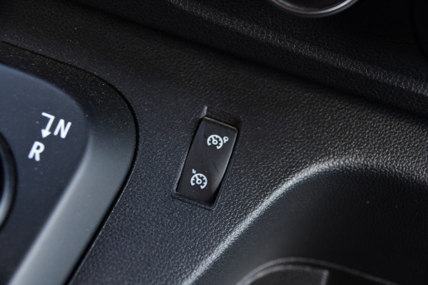 Renault Master T35 2.3 dCi 150 L2H2 PB Edition Camera, Cruise, Carplay, LED, Trekhaak, Automaat, 150pk, Sensoren, NAVI, Uniek!