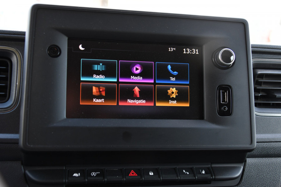 Renault Master T35 2.3 dCi 150 L2H2 PB Edition Camera, Cruise, Carplay, LED, Trekhaak, Automaat, 150pk, Sensoren, NAVI, Uniek!