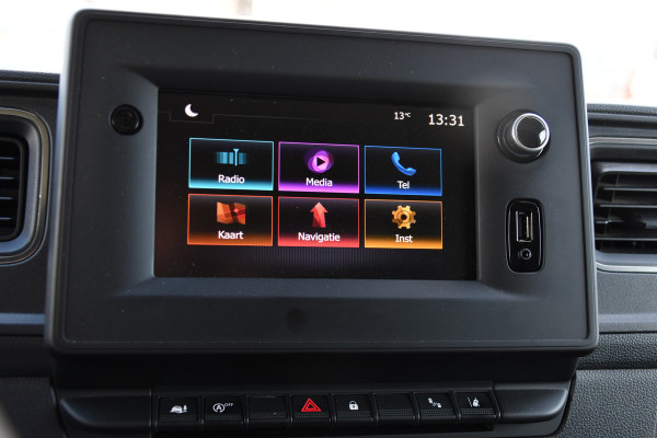 Renault Master T35 2.3 dCi 150 L2H2 PB Edition Camera, Cruise, Carplay, LED, Trekhaak, Automaat, 150pk, Sensoren, NAVI, Uniek!