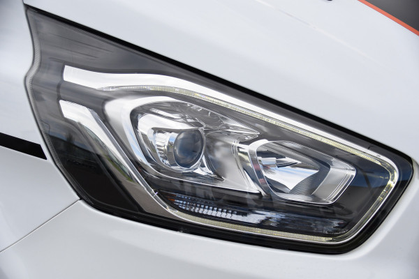 Ford Transit Custom 290 2.0 TDCI L1H1 Sport Camera, Cruise, LED, Leder, Stoelverwarming, 170pk, Automaat, Trekhaak, Voorruit verwarming, Uniek!