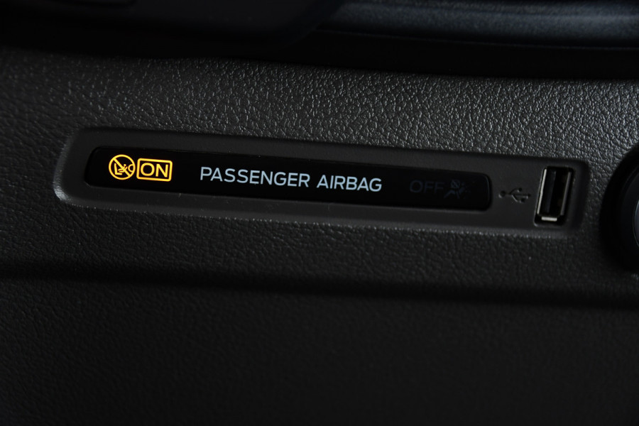 Ford Transit Custom 290 2.0 TDCI L1H1 Sport Camera, Cruise, LED, Leder, Stoelverwarming, 170pk, Automaat, Trekhaak, Voorruit verwarming, Uniek!