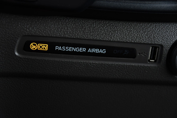 Ford Transit Custom 290 2.0 TDCI L1H1 Sport Camera, Cruise, LED, Leder, Stoelverwarming, 170pk, Automaat, Trekhaak, Voorruit verwarming, Uniek!