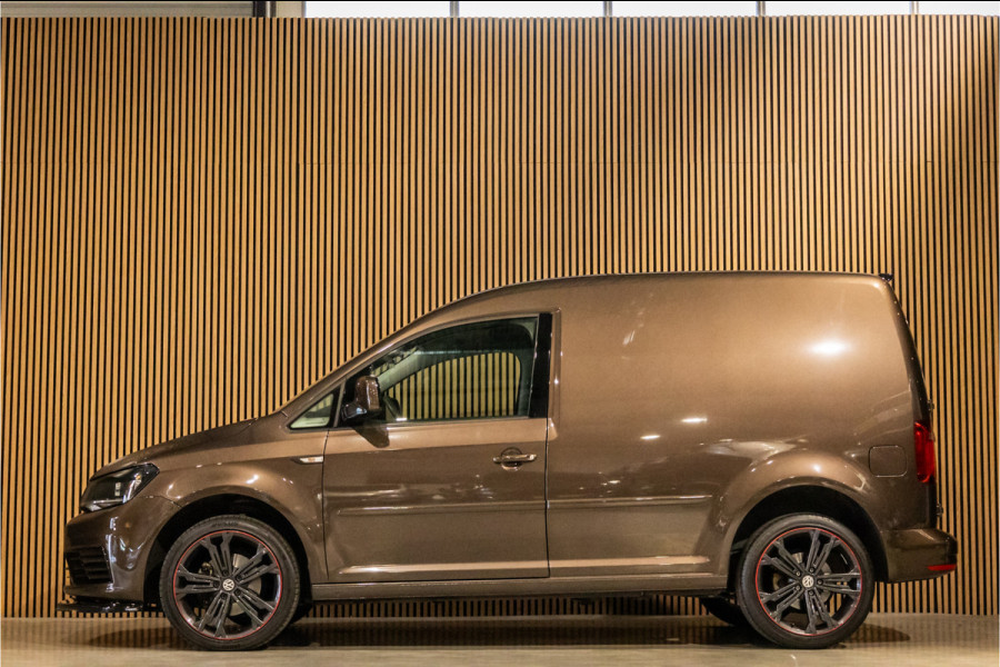 Volkswagen Caddy 2.0 TDI | CarPlay | Lederen bekleding | GTI Velgen | Airco | Elek ramen | NAP Logisch | Nieuwe APK | NL Auto | Euro 6 | BPM Vrij