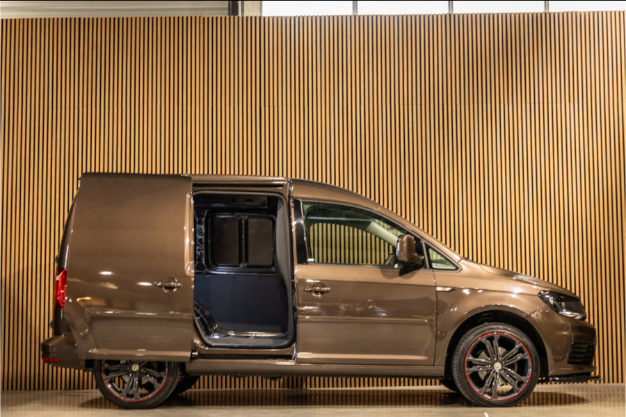 Volkswagen Caddy 2.0 TDI | CarPlay | Lederen bekleding | GTI Velgen | Airco | Elek ramen | NAP Logisch | Nieuwe APK | NL Auto | Euro 6 | BPM Vrij