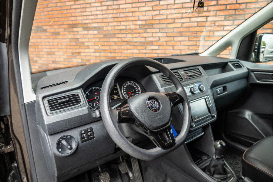 Volkswagen Caddy 2.0 TDI | CarPlay | Lederen bekleding | GTI Velgen | Airco | Elek ramen | NAP Logisch | Nieuwe APK | NL Auto | Euro 6 | BPM Vrij