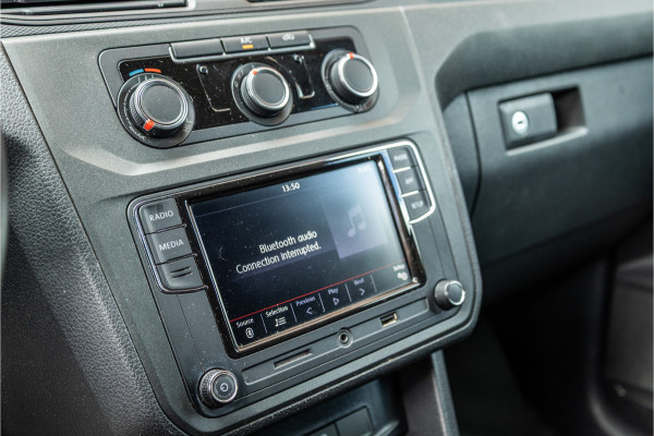 Volkswagen Caddy 2.0 TDI | CarPlay | Lederen bekleding | GTI Velgen | Airco | Elek ramen | NAP Logisch | Nieuwe APK | NL Auto | Euro 6 | BPM Vrij