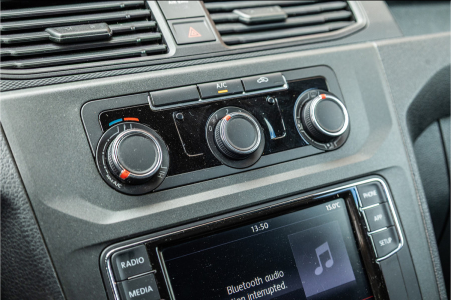 Volkswagen Caddy 2.0 TDI | CarPlay | Lederen bekleding | GTI Velgen | Airco | Elek ramen | NAP Logisch | Nieuwe APK | NL Auto | Euro 6 | BPM Vrij