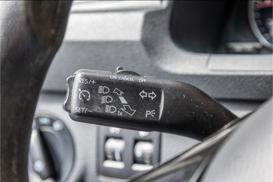 Volkswagen Caddy 2.0 TDI | CarPlay | Lederen bekleding | GTI Velgen | Airco | Elek ramen | NAP Logisch | Nieuwe APK | NL Auto | Euro 6 | BPM Vrij