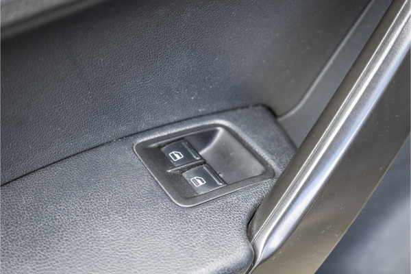 Volkswagen Caddy 2.0 TDI | CarPlay | Lederen bekleding | GTI Velgen | Airco | Elek ramen | NAP Logisch | Nieuwe APK | NL Auto | Euro 6 | BPM Vrij