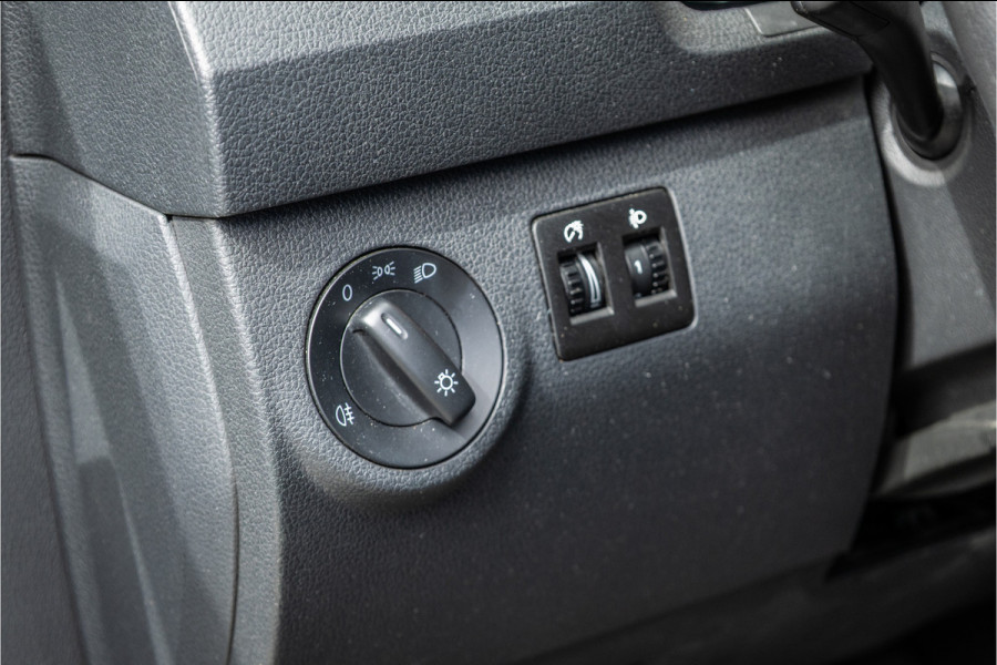 Volkswagen Caddy 2.0 TDI | CarPlay | Lederen bekleding | GTI Velgen | Airco | Elek ramen | NAP Logisch | Nieuwe APK | NL Auto | Euro 6 | BPM Vrij