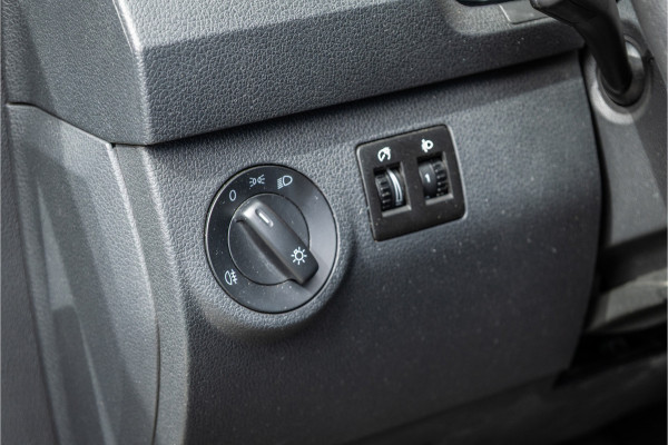 Volkswagen Caddy 2.0 TDI | CarPlay | Lederen bekleding | GTI Velgen | Airco | Elek ramen | NAP Logisch | Nieuwe APK | NL Auto | Euro 6 | BPM Vrij