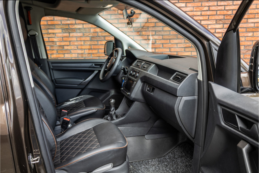 Volkswagen Caddy 2.0 TDI | CarPlay | Lederen bekleding | GTI Velgen | Airco | Elek ramen | NAP Logisch | Nieuwe APK | NL Auto | Euro 6 | BPM Vrij