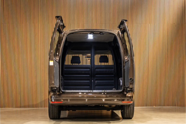 Volkswagen Caddy 2.0 TDI | CarPlay | Lederen bekleding | GTI Velgen | Airco | Elek ramen | NAP Logisch | Nieuwe APK | NL Auto | Euro 6 | BPM Vrij