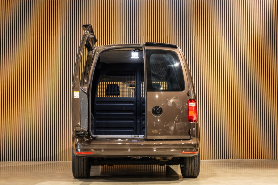 Volkswagen Caddy 2.0 TDI | CarPlay | Lederen bekleding | GTI Velgen | Airco | Elek ramen | NAP Logisch | Nieuwe APK | NL Auto | Euro 6 | BPM Vrij