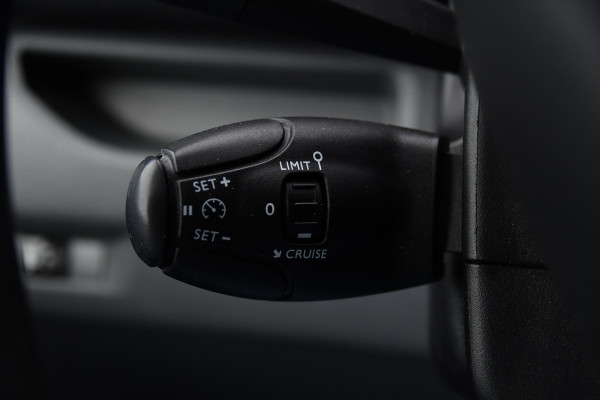 Toyota ProAce Worker 2.0 L3 D-4D PB Edition Cruise, Sensoren, Carplay, Trekhaak, 122pk, Airco, Multimedia, Leder, Uniek!