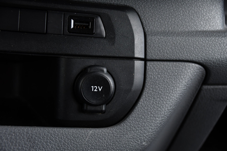 Toyota ProAce Worker 2.0 L3 D-4D PB Edition Cruise, Sensoren, Carplay, Trekhaak, 122pk, Airco, Multimedia, Leder, Uniek!