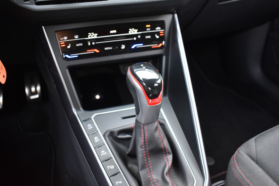 Volkswagen Polo 2.0 TSI GTI TSI 210PK DSG GTI-SPORT IQ-LIGHT/PDC/CARPLAY  ***